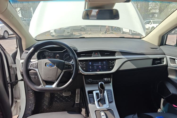 Used Geely Auto Emgrand GS 2018 Lingchao Edition 1.4T Automatic ZhenShang Smart Connectivity Model Center Console