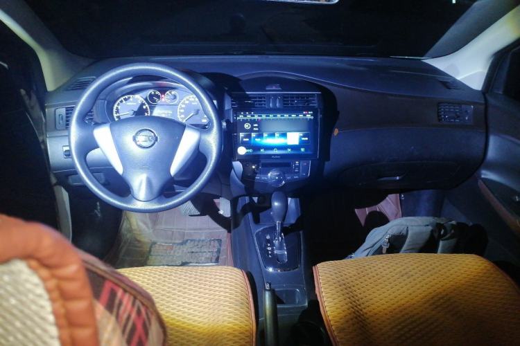 Used Nissan Tiida 2014 1.6L CVT Smart Model Interior 2