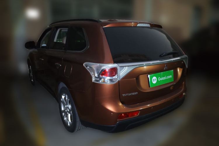 Used Mitsubishi Outlander 2013 2.4L 4x4 Luxury Navigation Edition 5 Seats