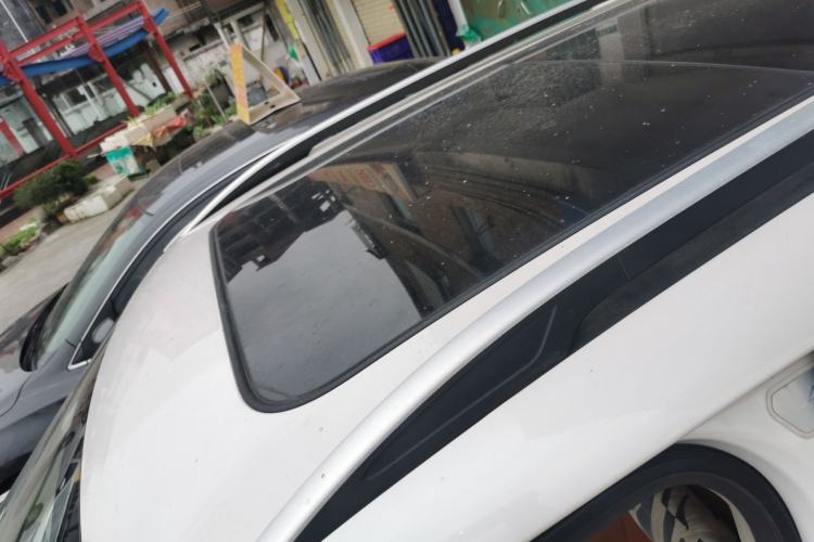 Used Zotye T700 2017 1.8T Dual-Clutch Prestige Model Roof