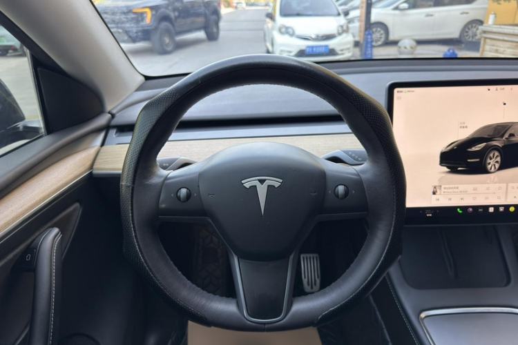 Used Tesla Model Y 2022 Rear-Wheel-Drive Version Steering Wheel