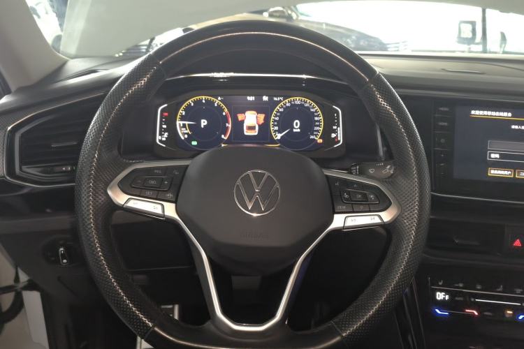 Used Volkswagen Tayron X 2020 330TSI Two-Wheel Drive Luxury Smart Connectivity Version Steering Wheel