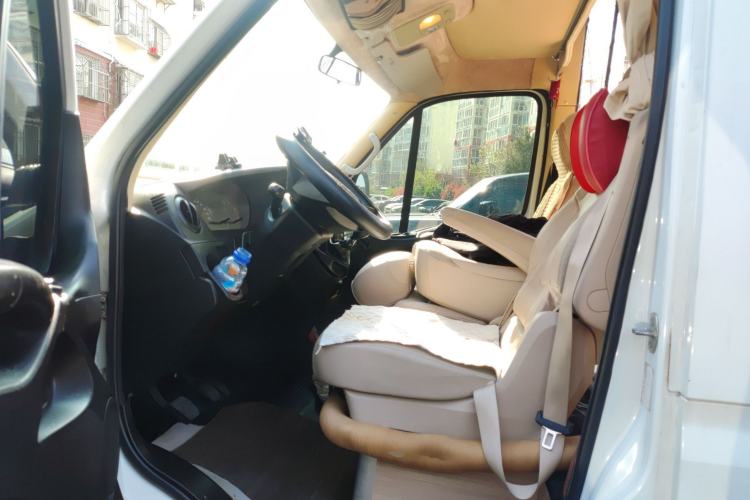 Used Iveco Eurocargo 2018 2.3T Long Wheelbase Short Overhang Multi-Purpose Vehicle with Side Sliding Door F1A Left Front Seat