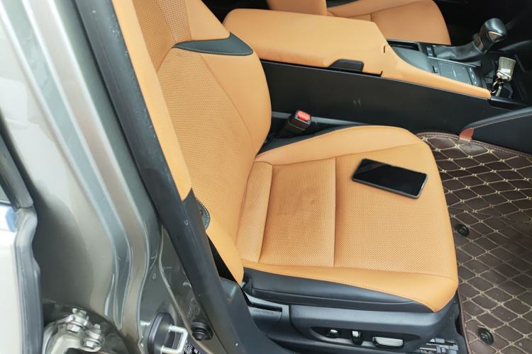 Used Lexus ES 2021 260 Excellence Edition Right Front Seat