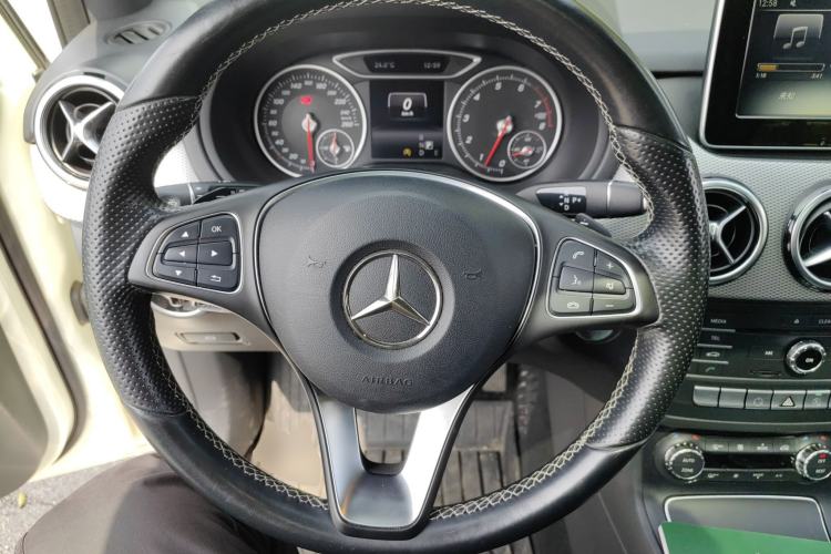 Used Mercedes-Benz B-Class 2015 B 200 Fashion Model

