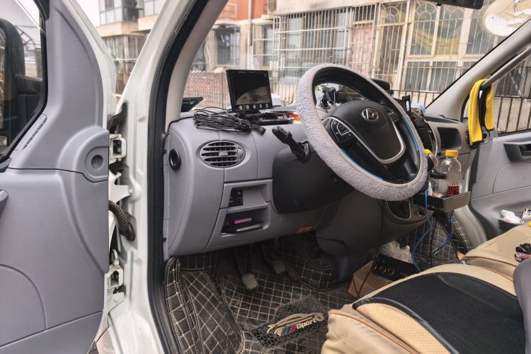 Used SAIC MAXUS Xintu V80 2021 2.0T Manual Classic Aoyuntong Short Wheelbase Mid-Roof 5/6-Seater
