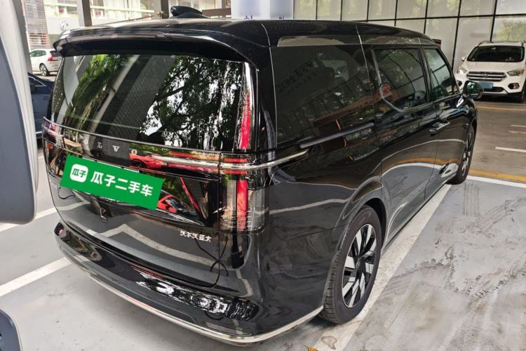 Used Volvo EM90 2025 Ultra Six-Seater Rear Right 45 Deg