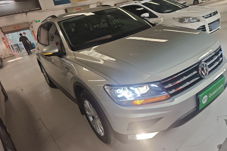 Used Volkswagen Tiguan L 2017 330TSI Automatic Two-Wheel Drive Luxury Edition
