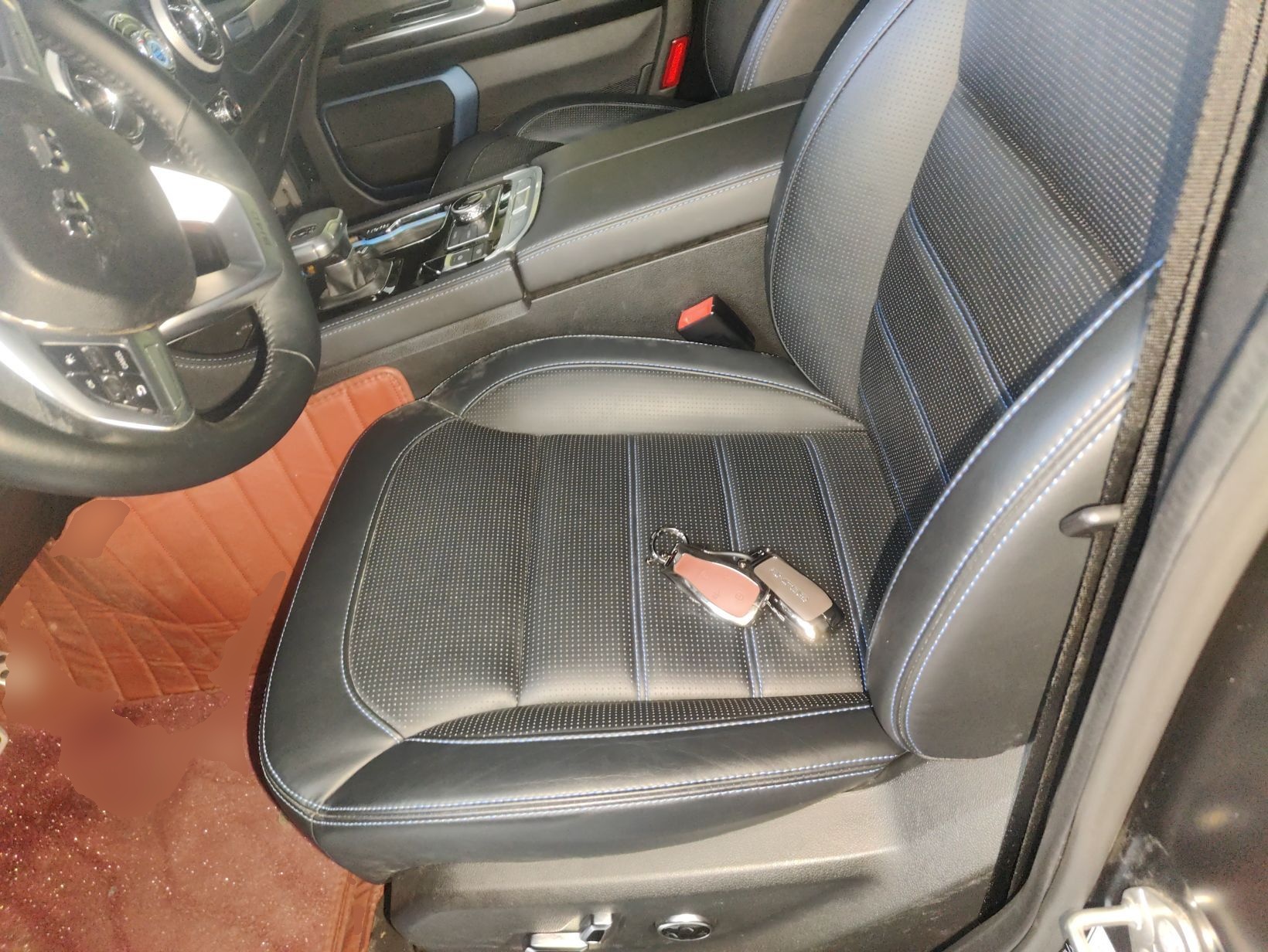 Переднее сиденье в автомобиле