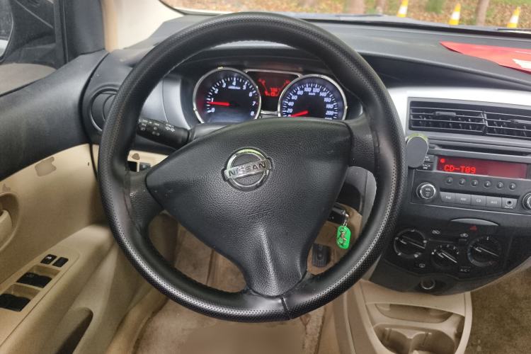 Used Nissan Livina 2013 1.6XE Manual Comfort Edition