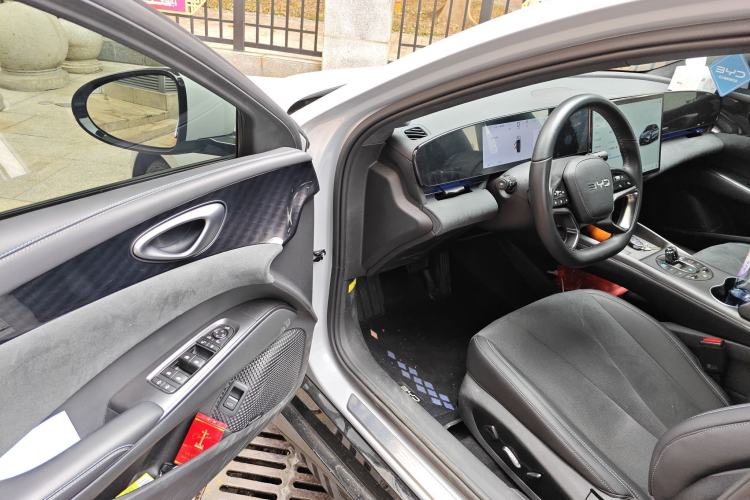 Used BYD Seal 2025 600 All-Wheel Drive Intelligent Driving Version
