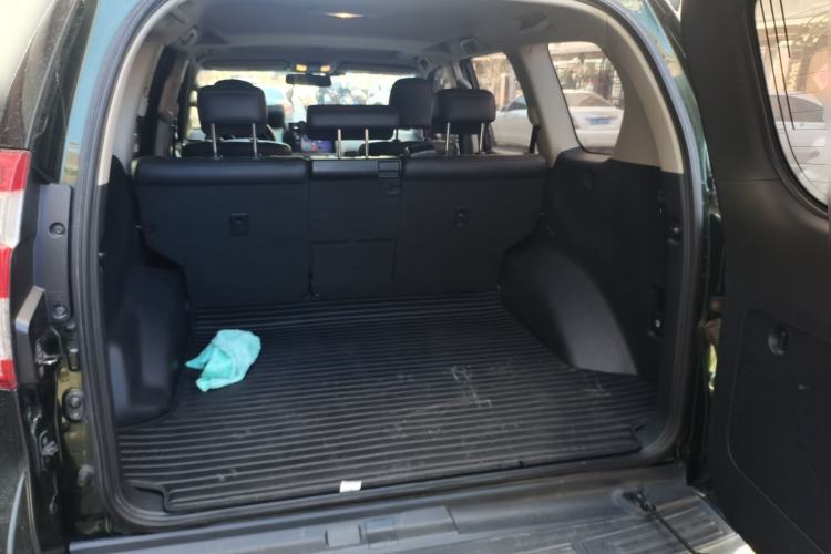 Used Toyota Prado 2016 2.7L Automatic Standard Edition Trunk