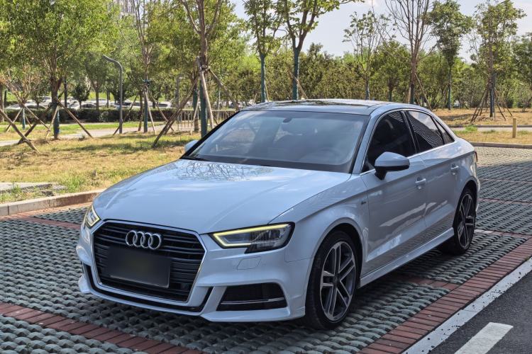 Used Audi A3 2018 30th Anniversary Edition Limousine 35 TFSI Sport Model Guazi used car, China used car export, Used car for sale, Used Audi cars, Cheapest cars for sale