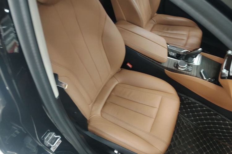 Used BMW 5 Series 2020 530Li Leading Edition Luxury Package Right Front Seat