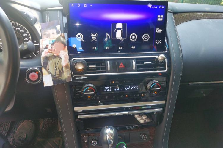 Used Nissan Patrol 2018 5.6L Standard Version Audio And AC Panel