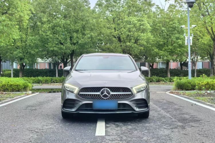 Used Mercedes-Benz A-Class 2022 Second Facelift A 200 L Sport Sedan Fashion Version
