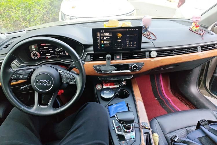 Used Audi A4L 2020 40 TFSI Fashionable and Elegant Model
