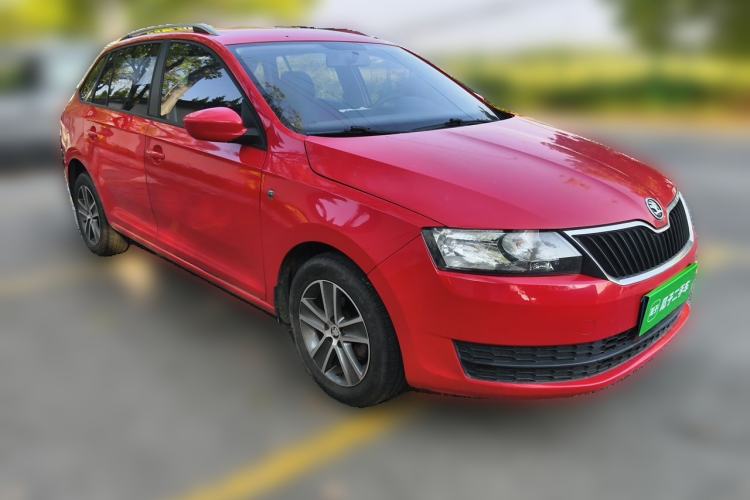 Used Skoda Rapid Spaceback 2016 1.6L Manual Front-Wheel-Drive Version