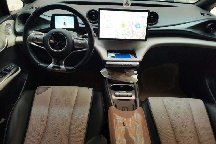 Used BYD Dolphin 2023 420 km Fashion Edition Center Console