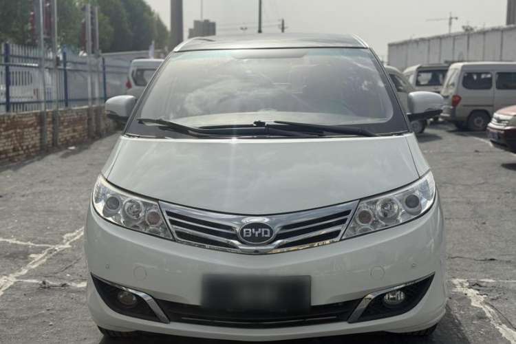 Used BYD M6 2015 2.4L Automatic Prestige Edition
