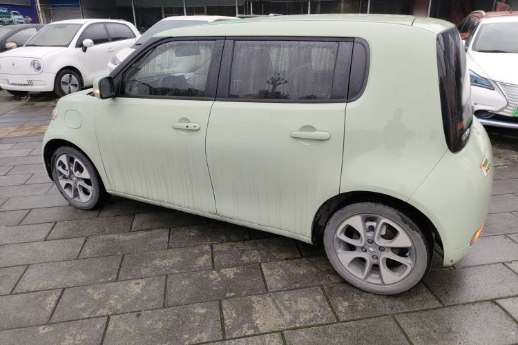 Used ORA White Cat 2022 Upgraded Model 305km Range Luxury Version Lithium-Ion Battery