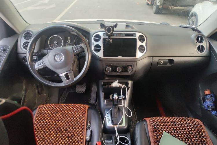 Used Volkswagen Tiguan 2016 300TSI Automatic Two-Wheel Drive Trend Edition Center Console