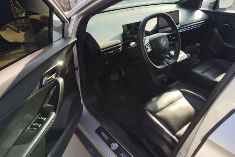 Used MG 4 EV 2022 425 km Fashion Edition Interior 3