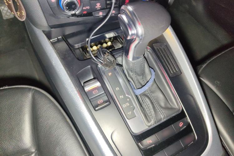 Used Audi Q5 2013 40 TFSI Ambition Gear Lever