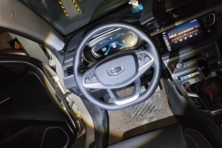 Used Geely Auto Emgrand 2019 Leading Edition 1.5L CVT Upward-Connected Model China VI Standard Steering Wheel