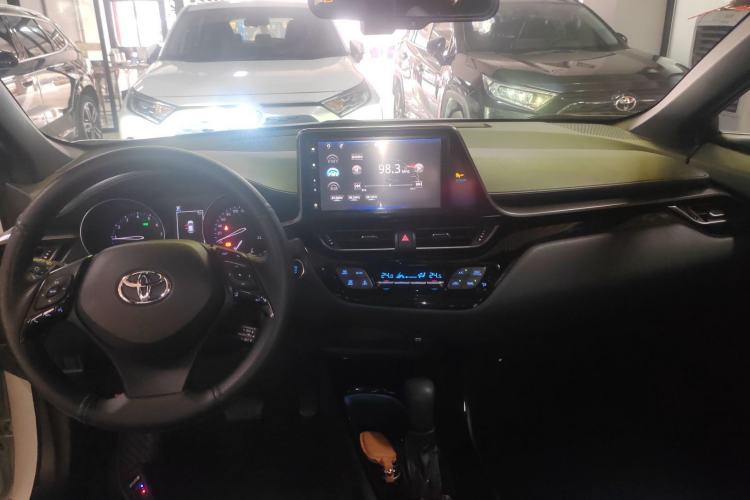 Used Toyota IZOA 2020 2.0L Yi Xiang CARE