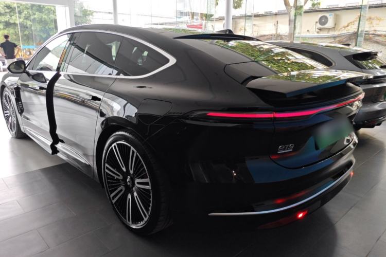 Used Nio ET9 2025 100kWh Signature Edition Exterior 2