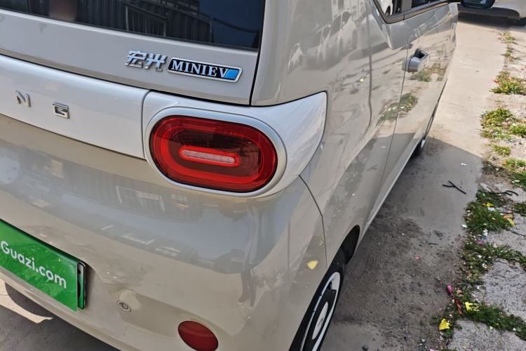 Used Wuling Hongguang MINIEV 2024 3rd Generation 215km Youth Edition Right Rear Taillight