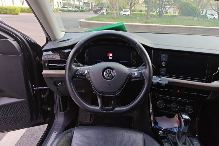 Used Volkswagen Passat 2019 330TSI Luxury Edition China VI Standard Steering Wheel