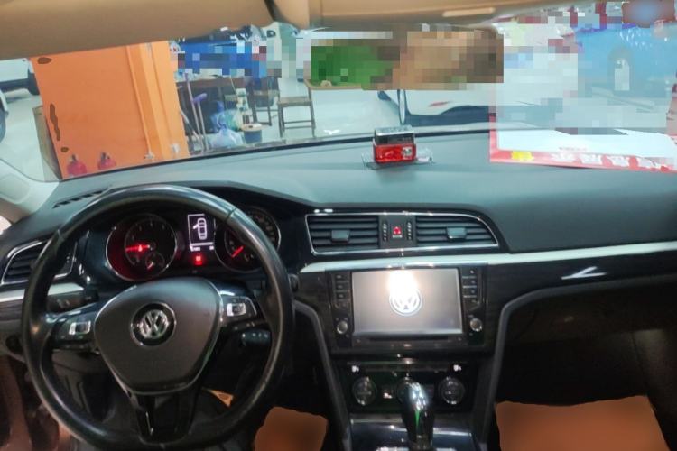 Used Volkswagen Lamando 2015 330TSI DSG Comfort Edition Center Console