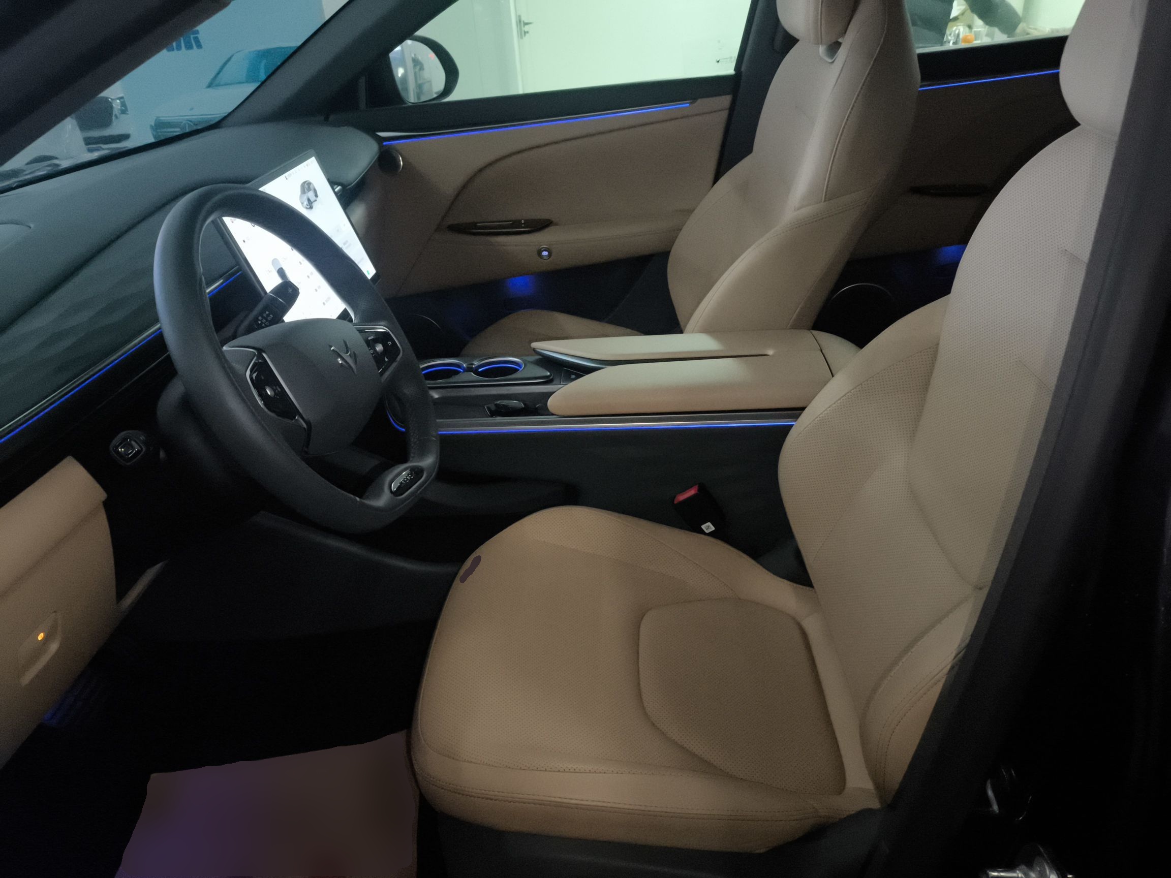 Переднее сиденье в автомобиле