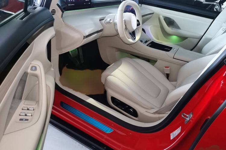 Used Hima Luxeed S7 2025 785 km Ultra