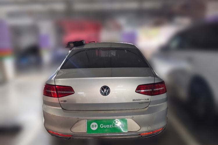 Used Volkswagen Magotan 2018 Facelift 330TSI DSG Luxury Model Rear