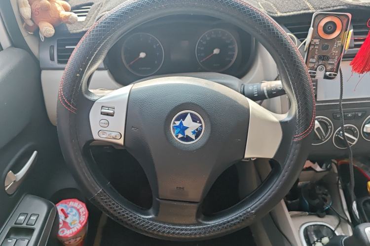 Used Venucia R50 2015 1.6L Manual Luxury Edition