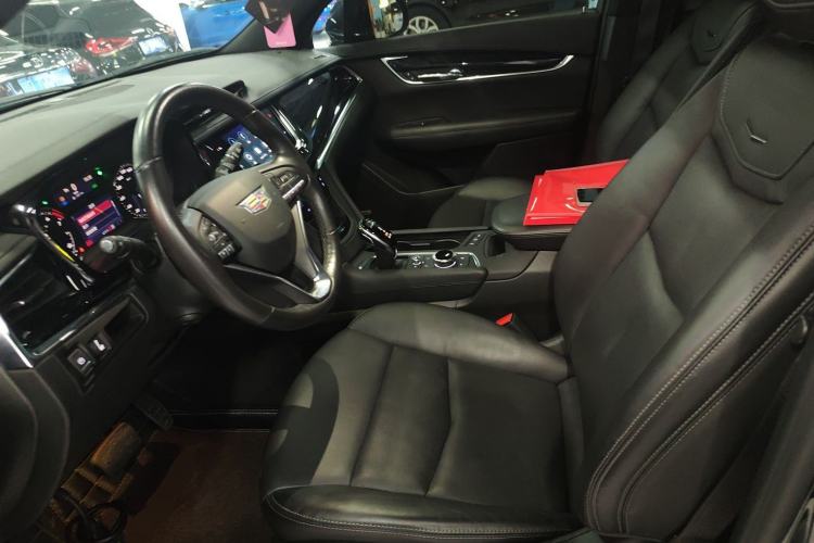 Used Cadillac XT6 2021 2.0T Six-Seater Four-Wheel-Drive Luxury Version
