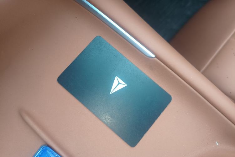 Used Deepal S07 2024 215Max Qiankun Intelligent Driving ADS SE Range-Extended Version
