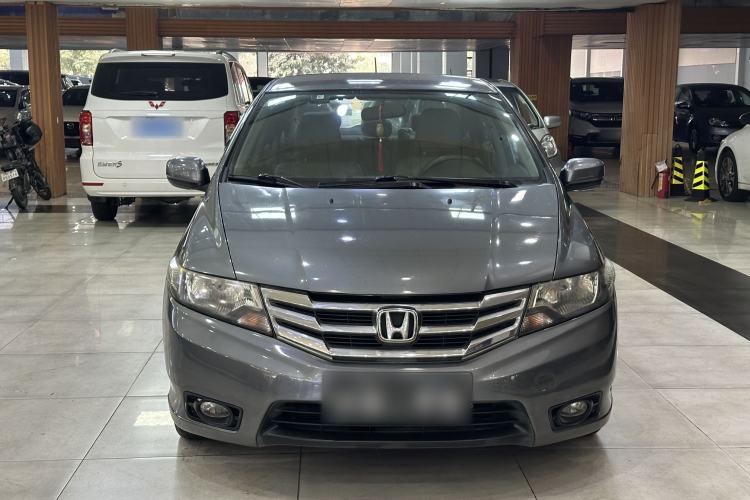 Used Honda City Classic 2012 1.5L manual Comfort version
