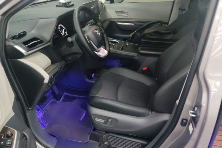 Used Toyota Sienna 2024 2.5L Hybrid Comfort Edition