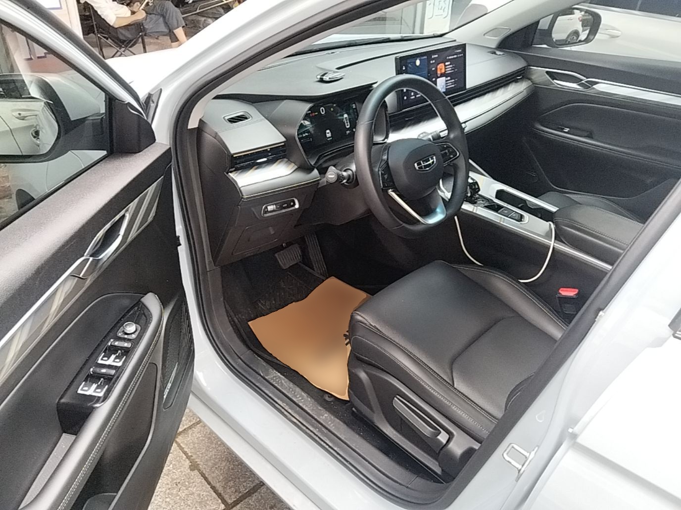 Geely Auto Emgrand L HiP 2022 1.5TD-DHT Pro 100KM Super Clean — снимка 18