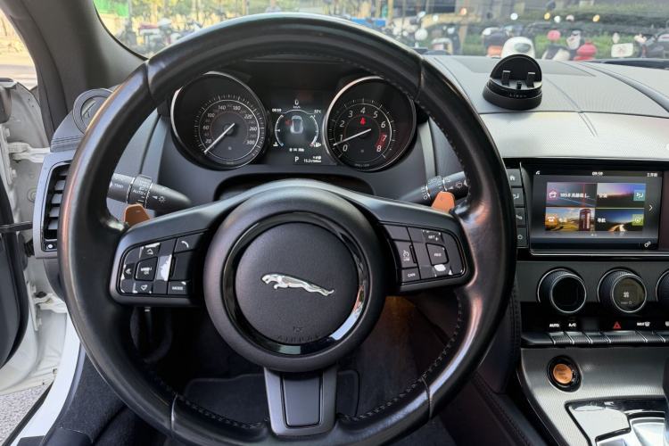 Used Jaguar F-TYPE 2016 3.0 SC S Four-Wheel-Drive Hardtop Version
