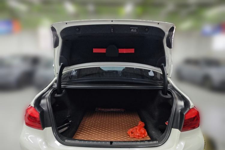 Used BMW 5 Series 2018 530Li xDrive Luxury Package Trunk