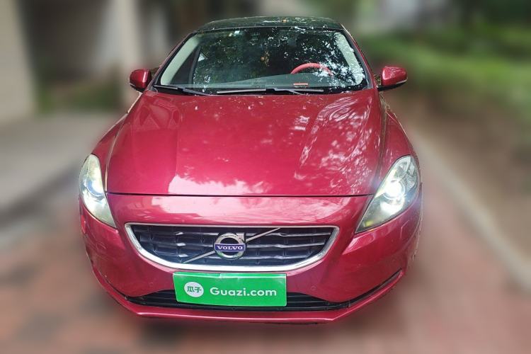 Used Volvo V40 2014 2.0T Zhiya Edition Front