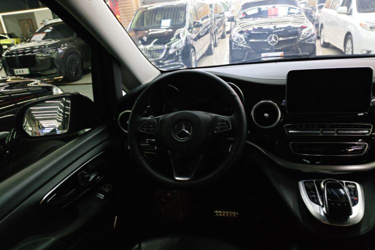 Used Mercedes-Benz V-Class 2018 V 260 Prestige Edition China VI
