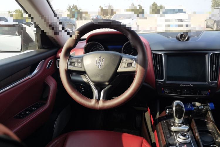 Used Maserati Levante 2016 3.0T Standard Edition Steering Wheel