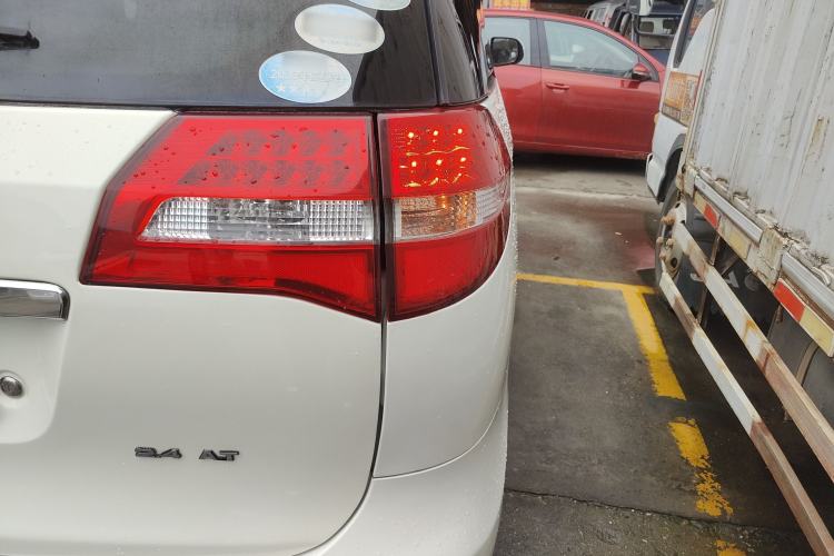 Used BYD M6 2013 2.4L Automatic Luxury Model