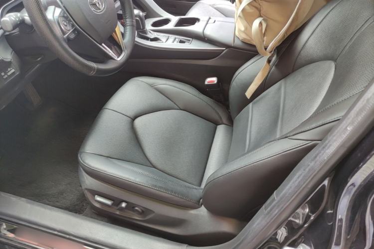 Used Toyota Avalon 2019 Dual-Engine 2.5L Luxury Edition China VI Standard